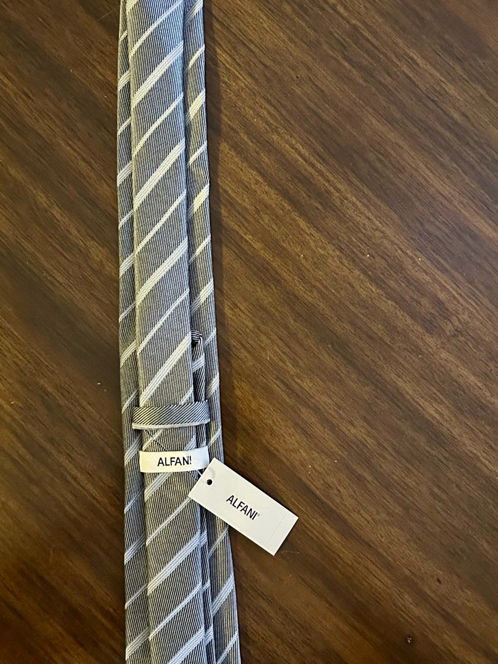 NEW Alfani Gray and White Diagonal Stripe Tie
